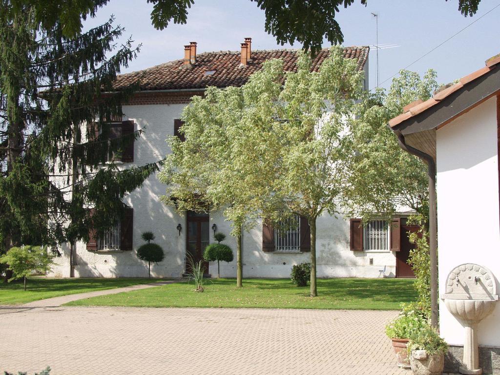 B&B Casa Manuelli Alessandria Bagian luar foto